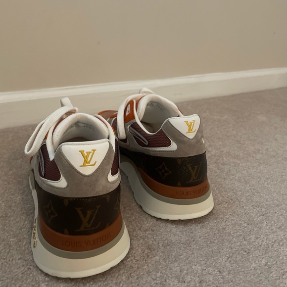 Mens Louis Vuitton Run Away Sneakers. Louis Vuitton 10/US 12 - Picture 2 of 2